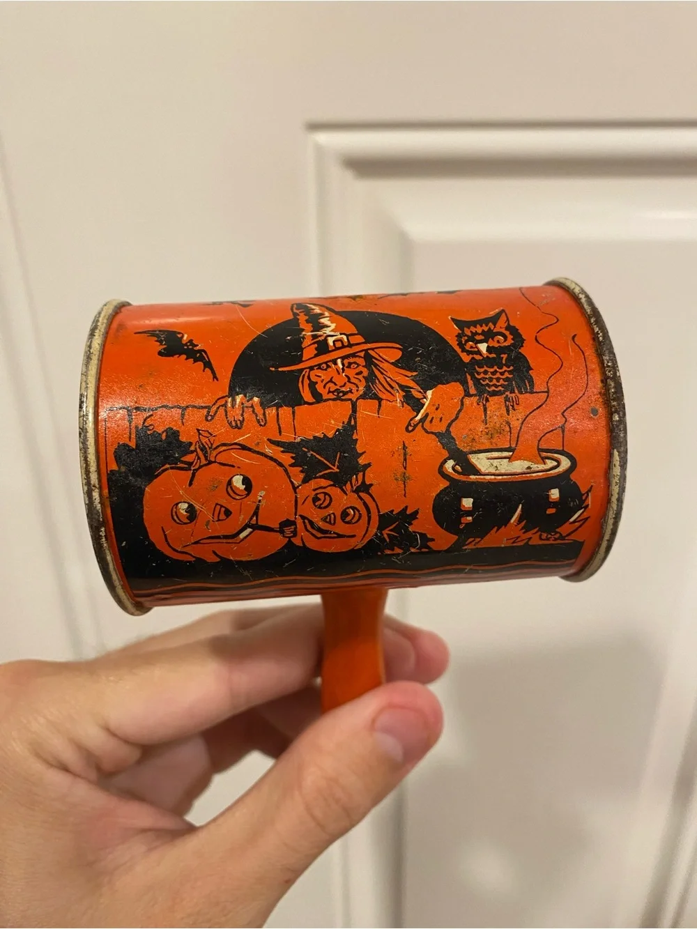 VTG 40s U.S. Metal Toy Mfg Co. Tin Litho Noisemaker Witch Cauldron Jol Halloween
